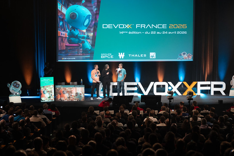 Devoxx France 2026 - main stage (image source Devoxx France - Flickr)